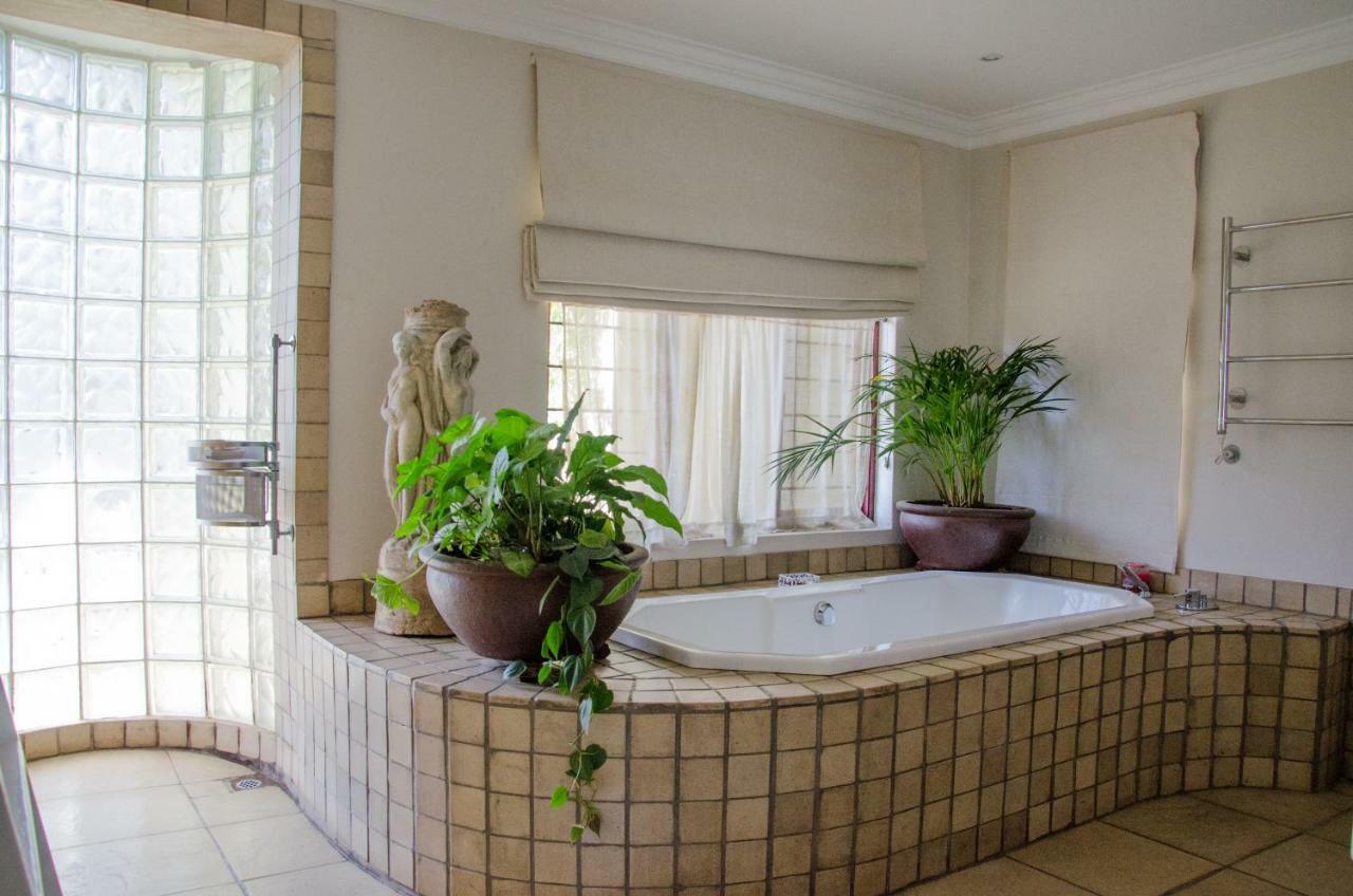 Shepherd'S Corner Guest House Йоханесбург Екстериор снимка